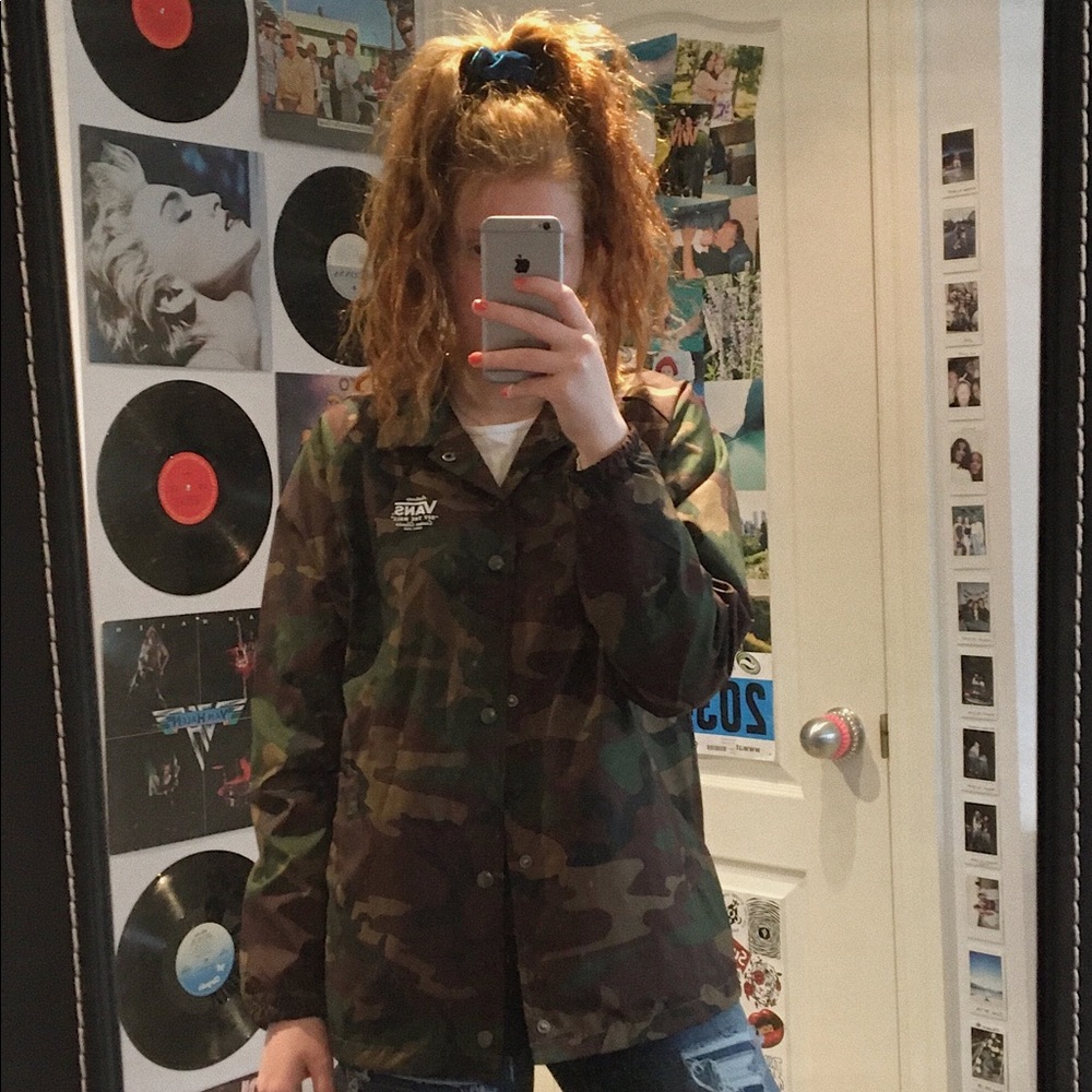 vans camo windbreaker